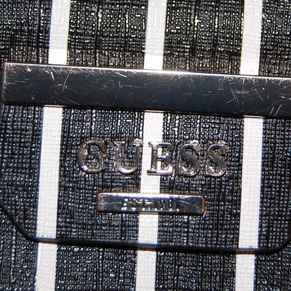Guess Black & White Striped Wristlet  W/ Multiple Pockets  8 1/2" x 4 1/2" - Picture 12 of 14